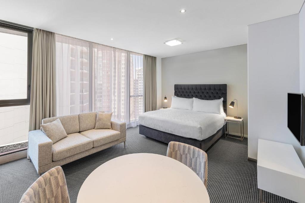 Meriton Suites Campbell Street