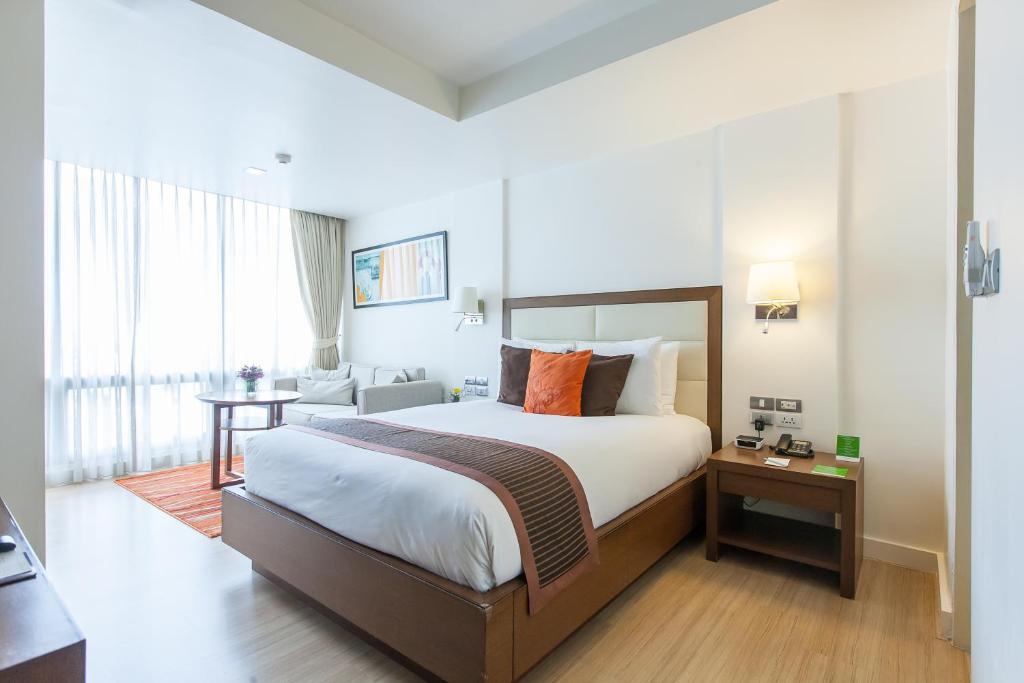 Oakwood Residence Sukhumvit 24 - SHA Extra Plus