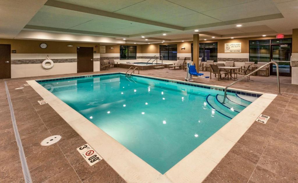 Hampton Inn & Suites Duluth North Mn