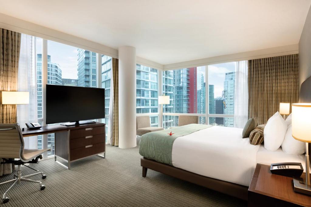 Coast Coal Harbour Vancouver Hotel by APA