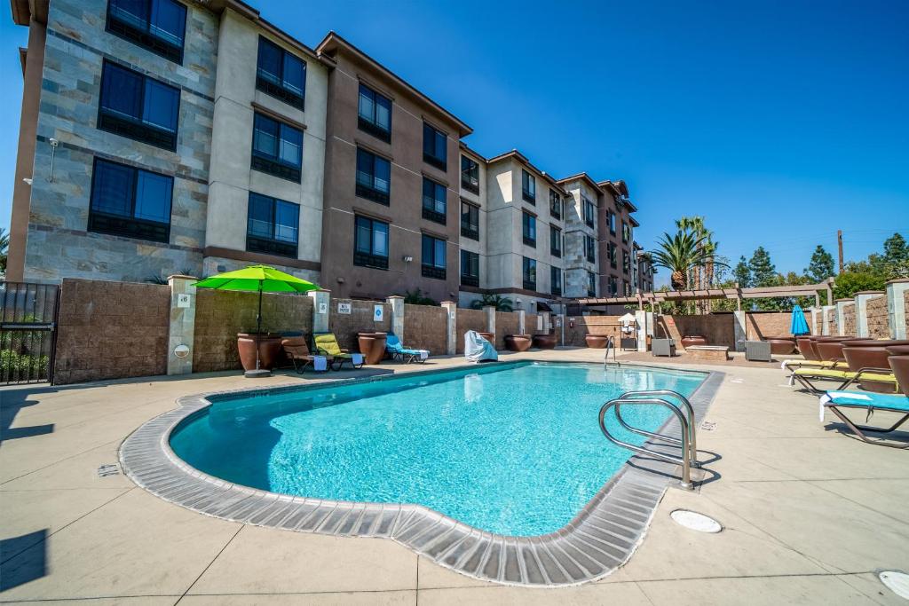 Country Inn & Suites by Radisson, Ontario at Ontario Mills, CA