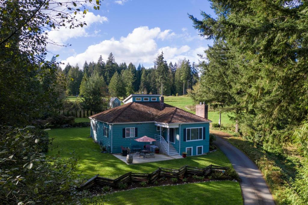 Rustic Chic Cottage near Mill Creek, Snohomish, Woodinville