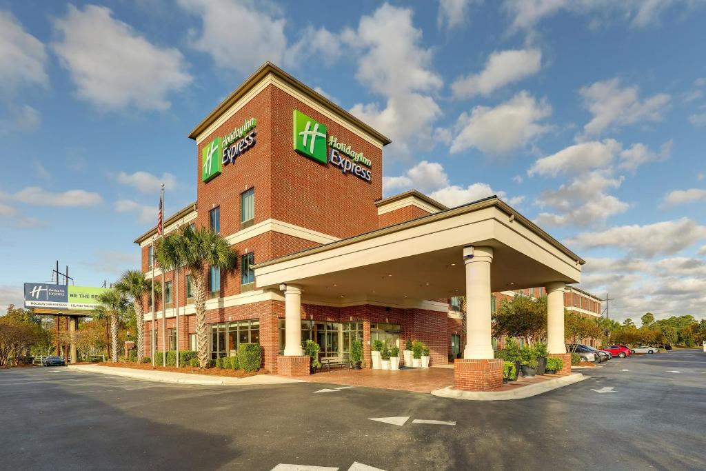 Holiday Inn Express Leland - Wilmington Area, an IHG Hotel