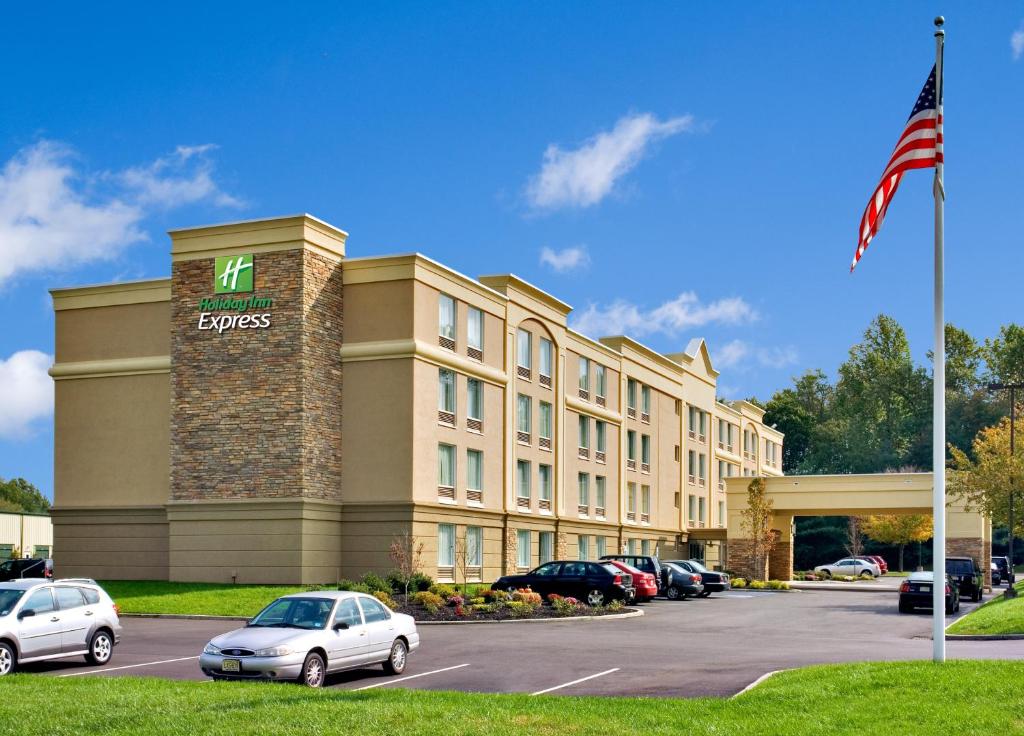 Holiday Inn Express & Suites West Long Branch - Eatontown, an IHG Hotel