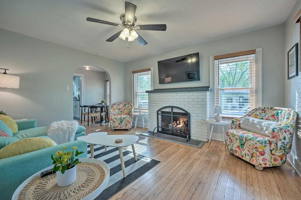 The Gracie Cottage with Hot Tub and Fireplace!