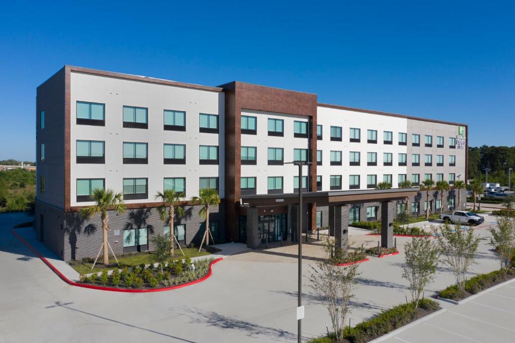 Holiday Inn Express & Suites Spring - Woodlands Area, an IHG Hotel