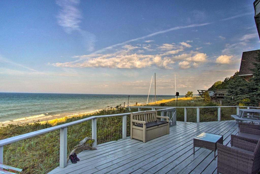 Lakefront Montague Cottage with Deck and Beach!