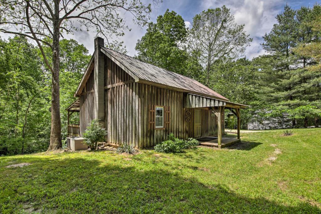 Waters Edge Retreat with Deck on Patoka Lake!