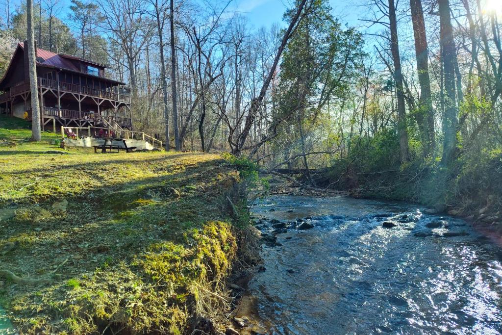 Lazy Bear Creek Lodge