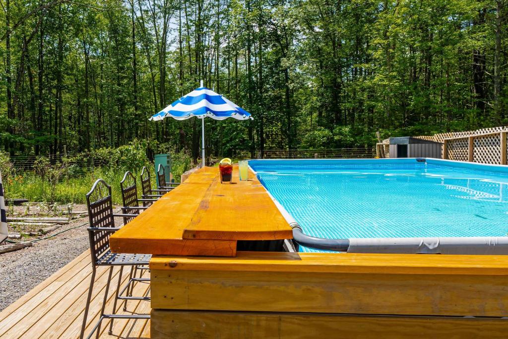 Charming Mohonk Retreat Pool Fire Pit Hot Tub