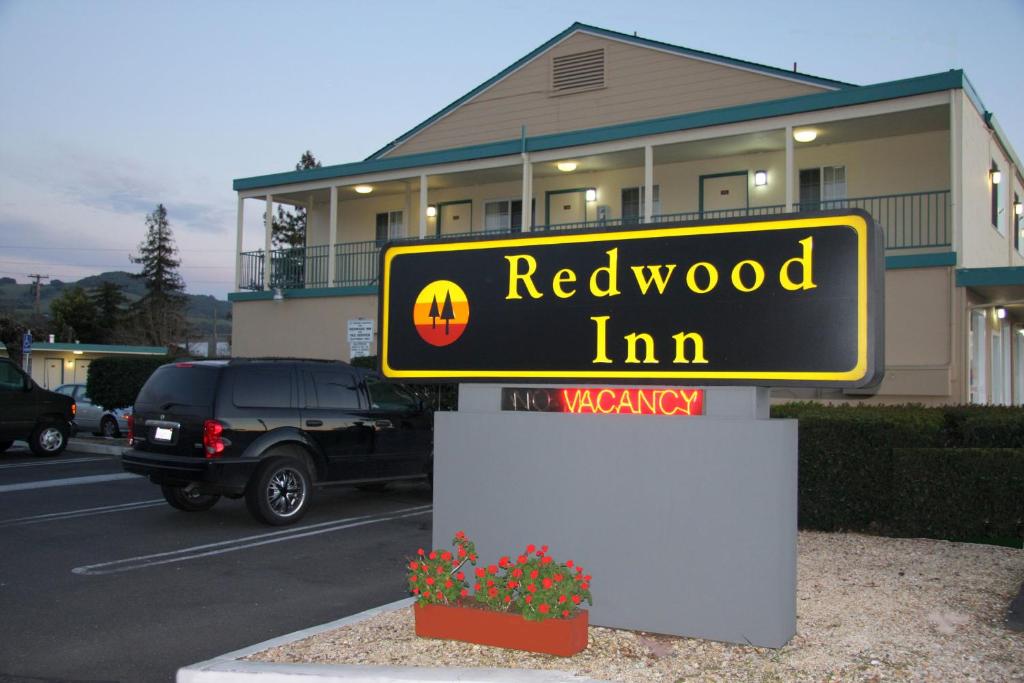 Redwood Inn