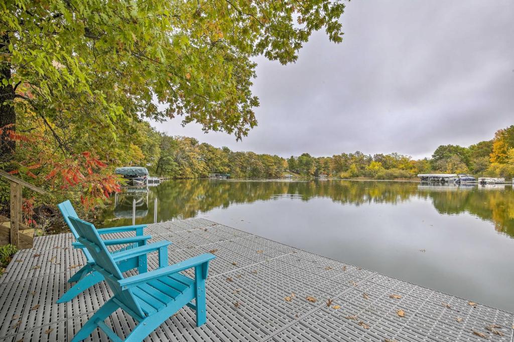 Birchwood Cottage with Red Cedar Lake Access!