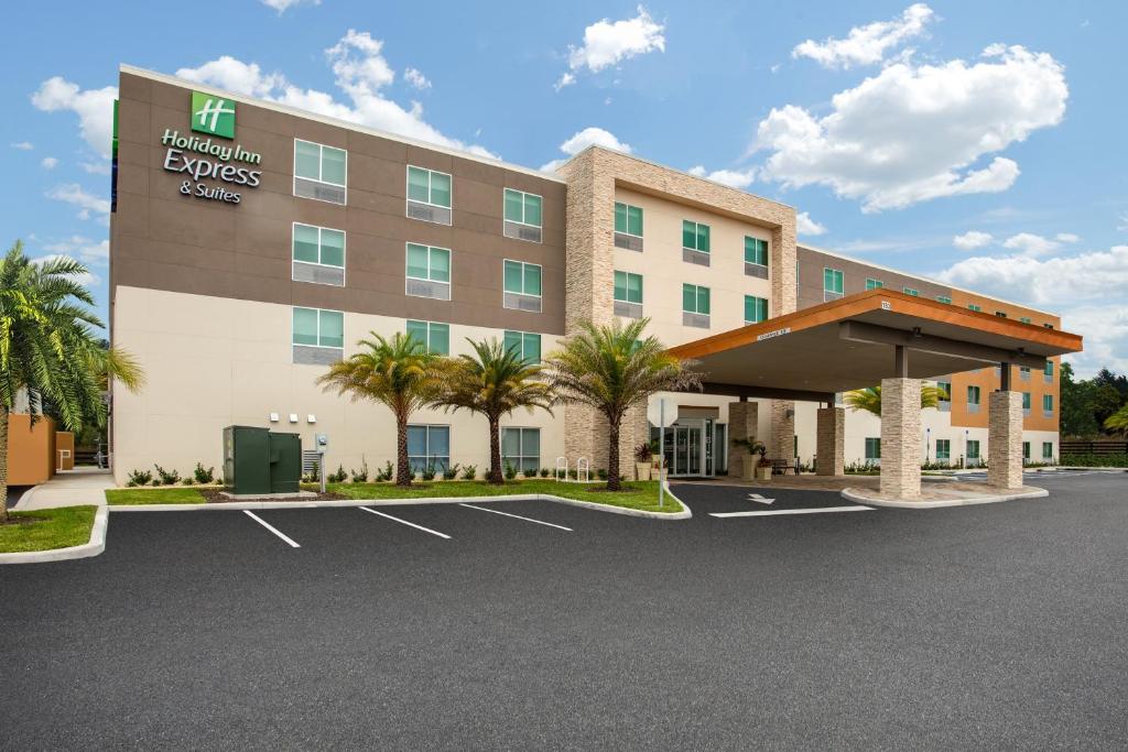 Holiday Inn Express & Suites - Deland South, an IHG Hotel