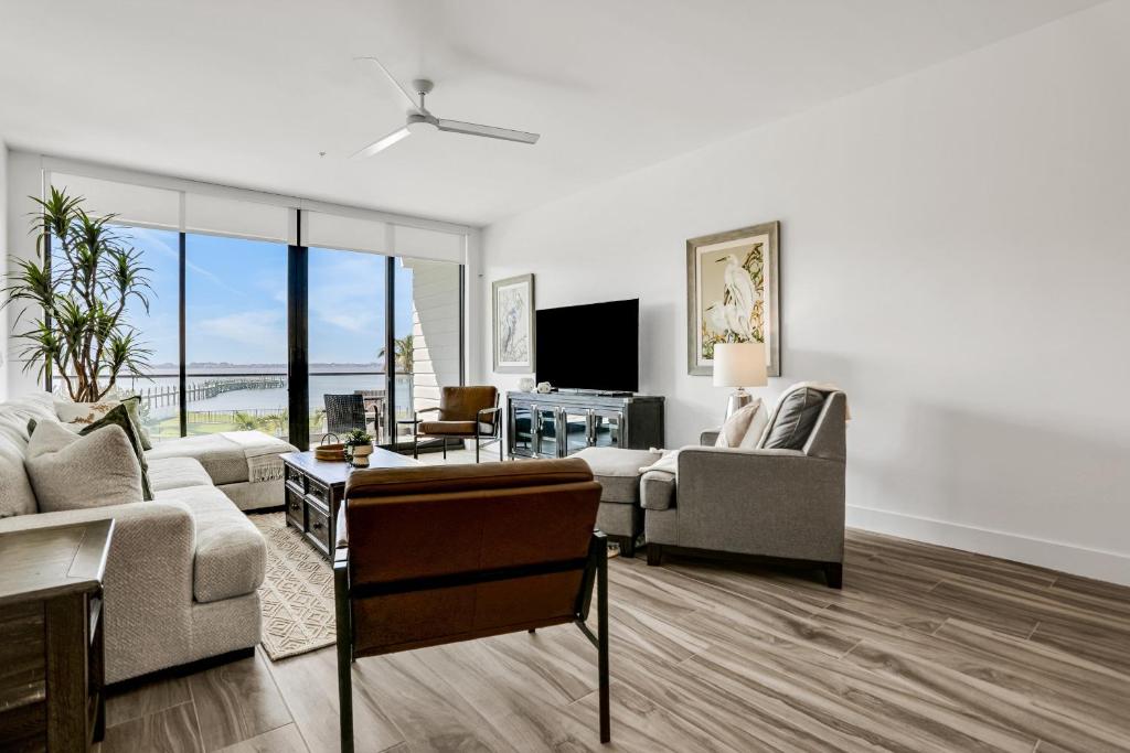 Harbor Island Beach Club Unit 202